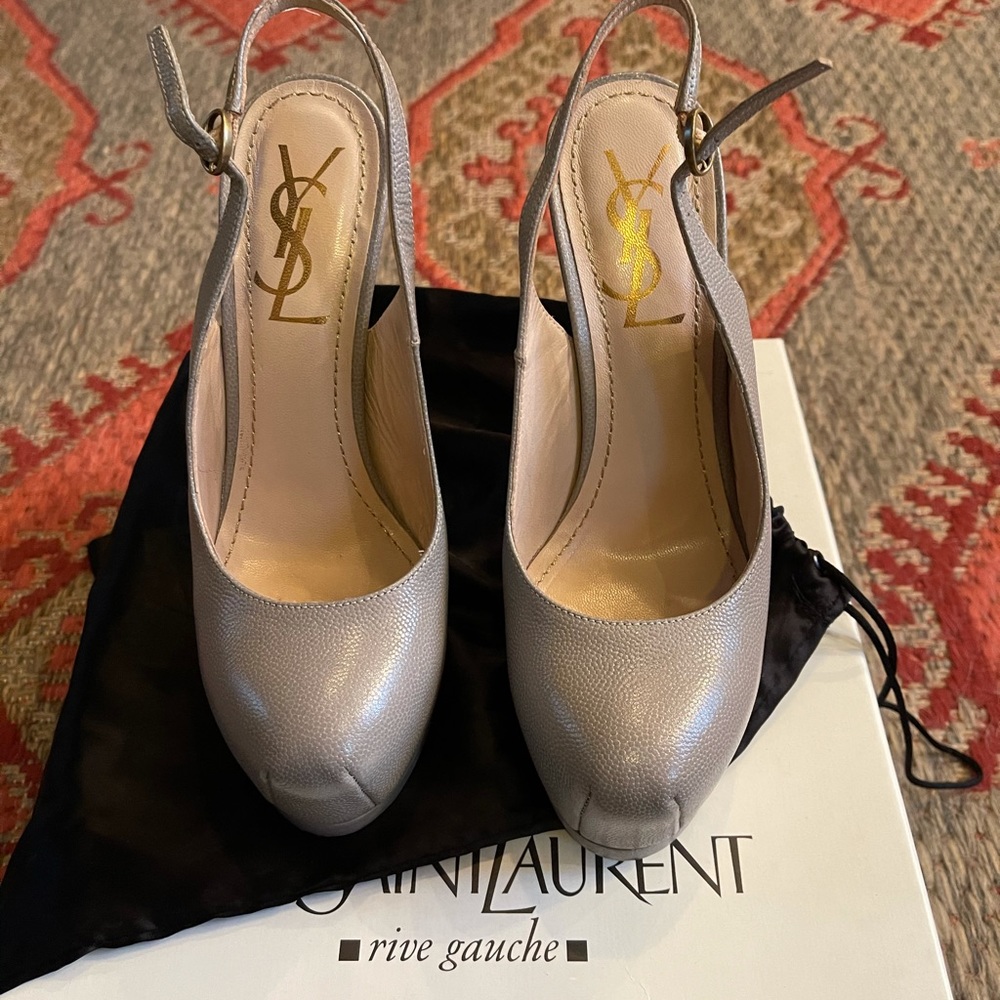 Yves st. Laurent shoes size 5. Stone color